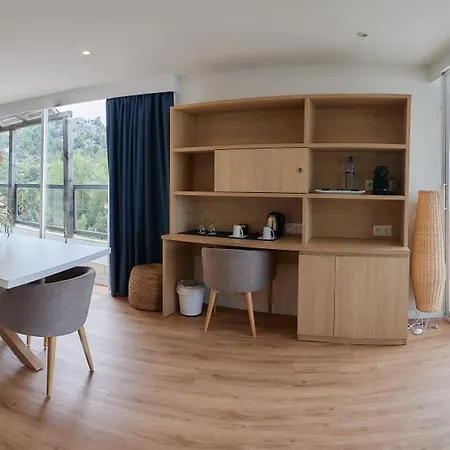 Geranios Hotel 4*